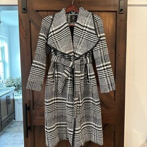 New York & Company Black and White Geometric Coat Women’s